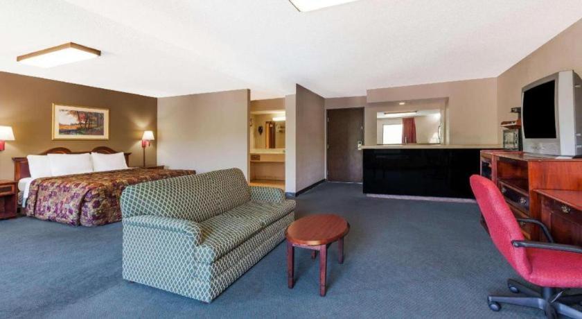 Days Inn by Wyndham Mt. Pleasant